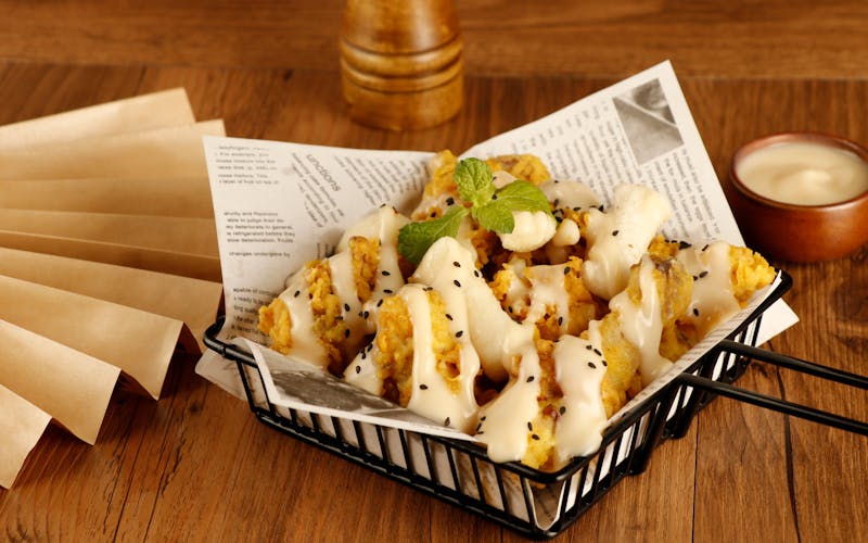 Mashed potatoes and gravy tray